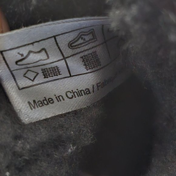 Cougar Dubliner Waterproof lace-up ankle boot with plush faux-fur collar - Picture 8 of 10